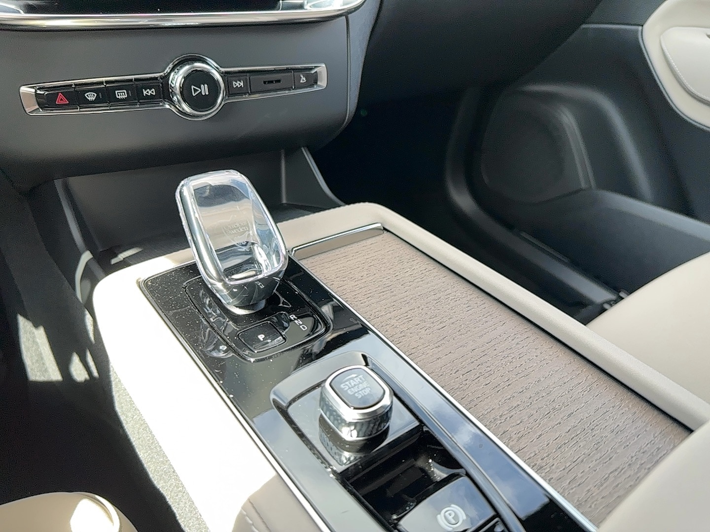 2026 Volvo XC90 Core - Photo 25