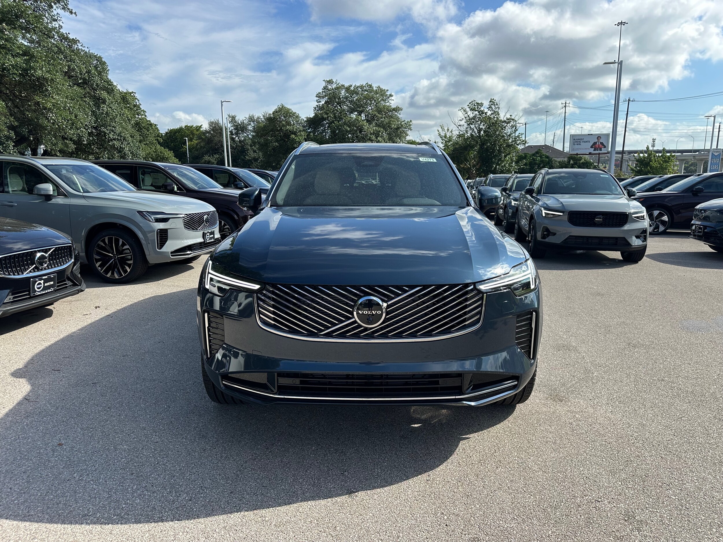 2026 Volvo XC90 Plus photo 2