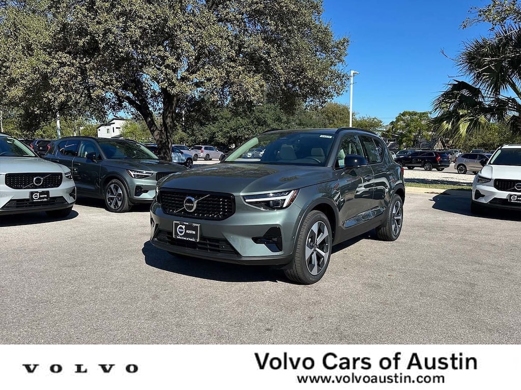 New 2026 Volvo XC40 B5 Plus SUV