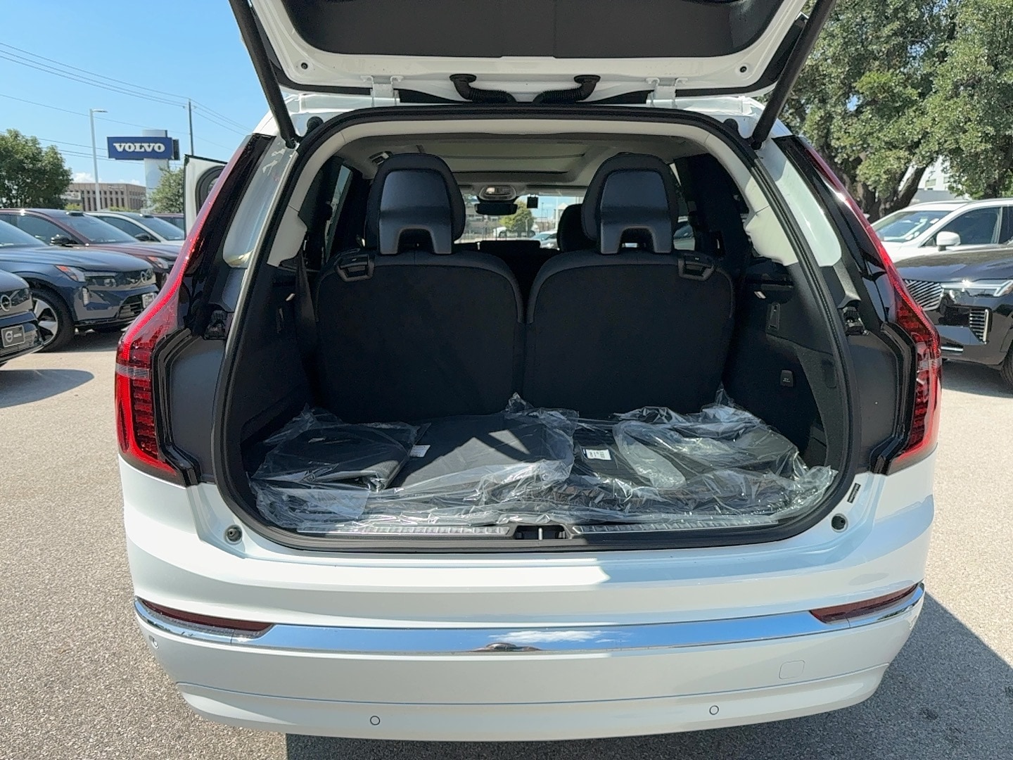 2025 Volvo XC90 Core - Photo 26