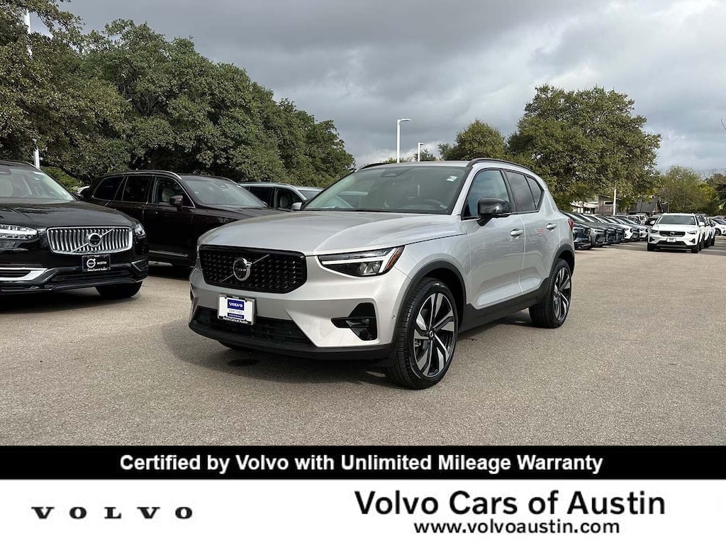 Certified 2025 Volvo XC40 B5 Plus Dark Theme SUV