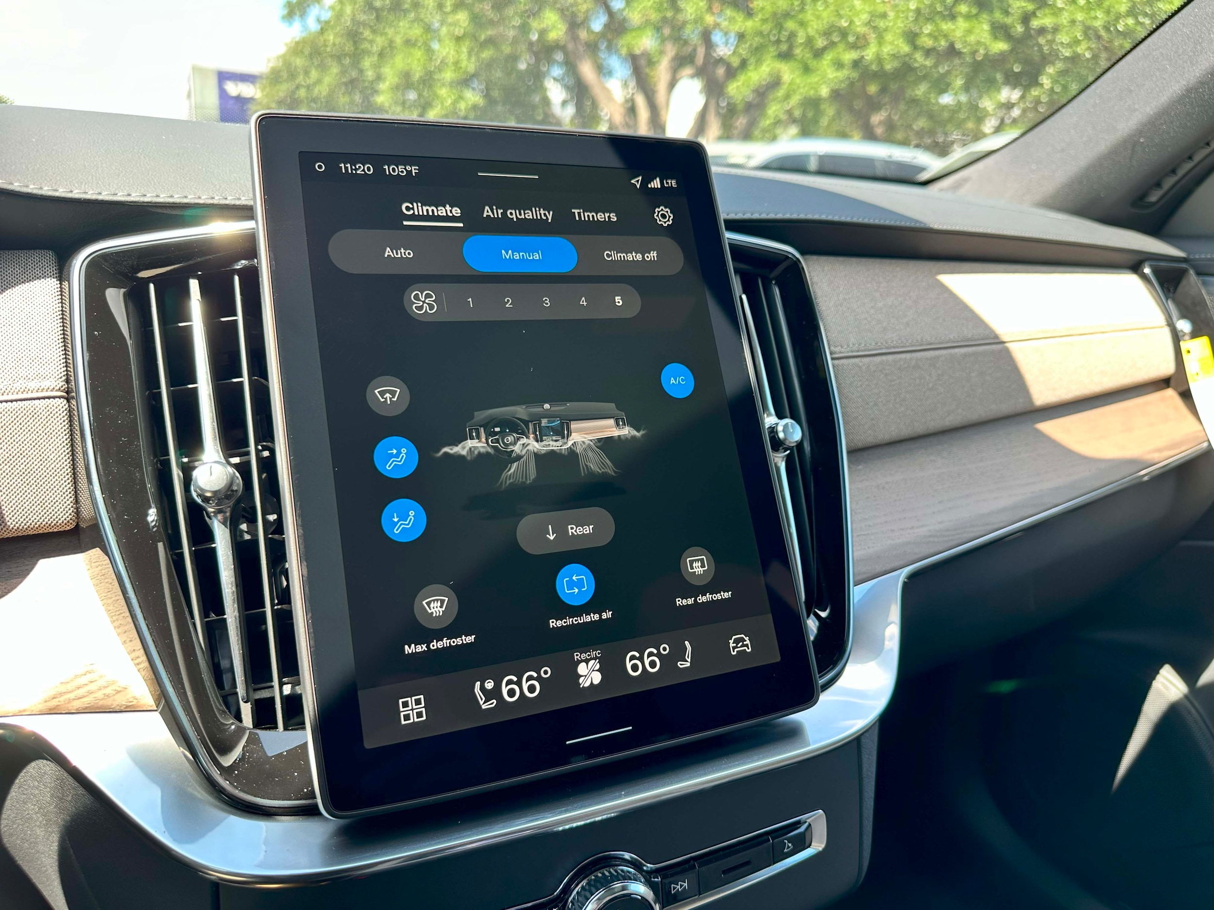 2026 Volvo XC90 Plus - Photo 22