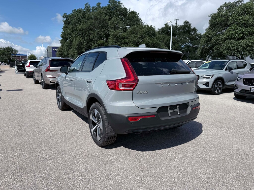 New 2026 Volvo XC40 B5 Plus SUV