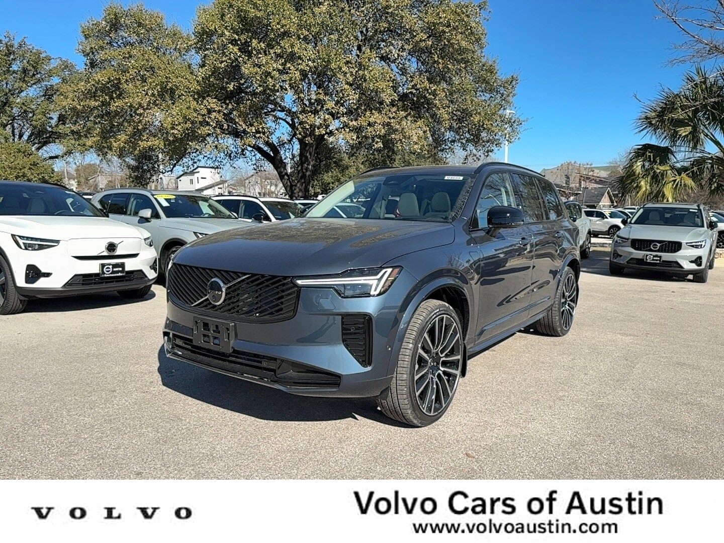 2026 Volvo XC90 B6 Ultra Dark Theme 7-Seater SUV