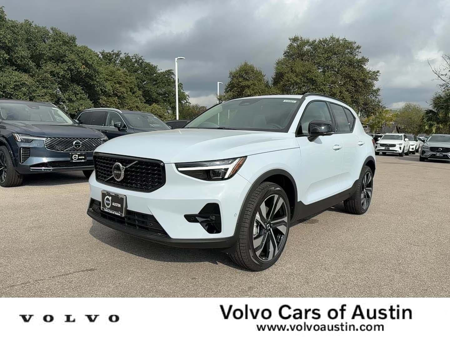 2026 Volvo XC40 Plus's photo
