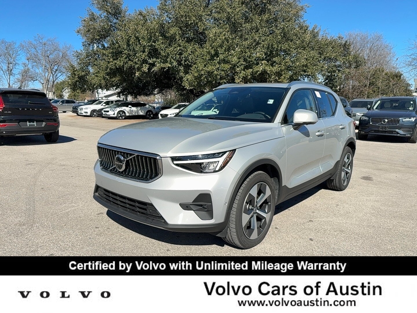 2025 Volvo XC40 SUV 