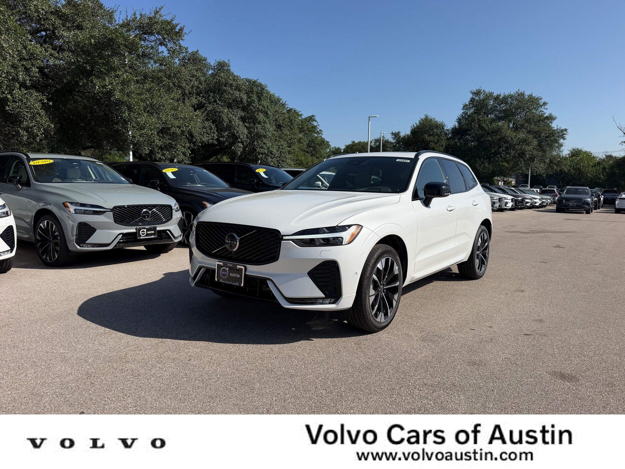 New 2026 Volvo XC60 B5 Plus