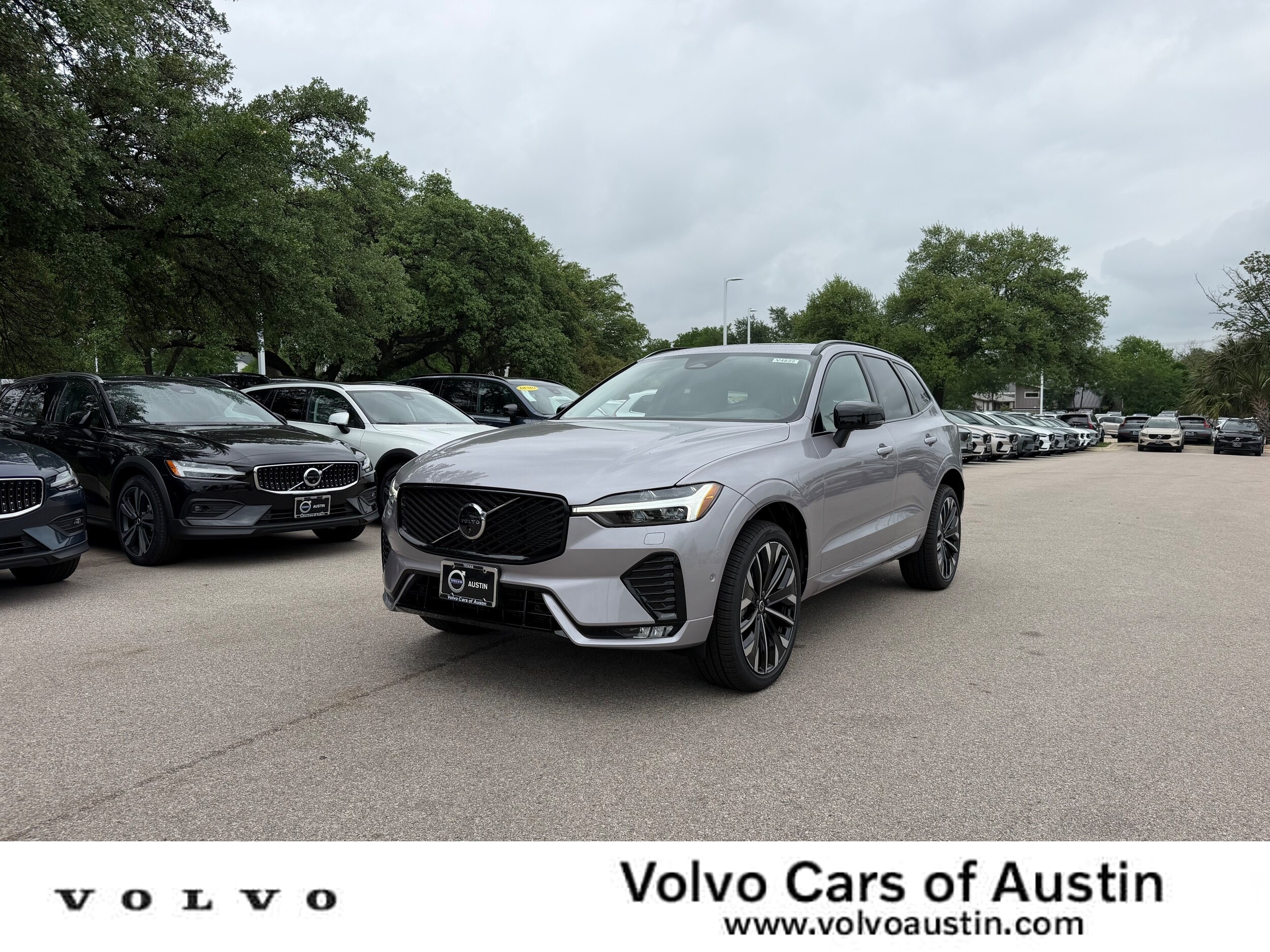 2026 Volvo XC60 B5 Ultra Dark AWD's photo