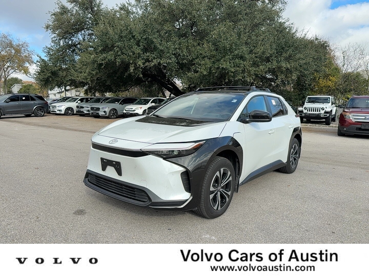 2024 Toyota bZ4X XLE's photo