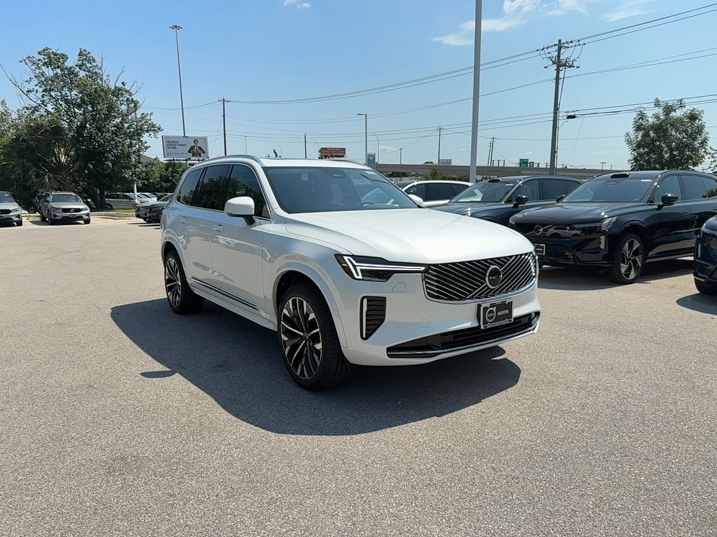 2025 Volvo XC90 Core - Photo 8