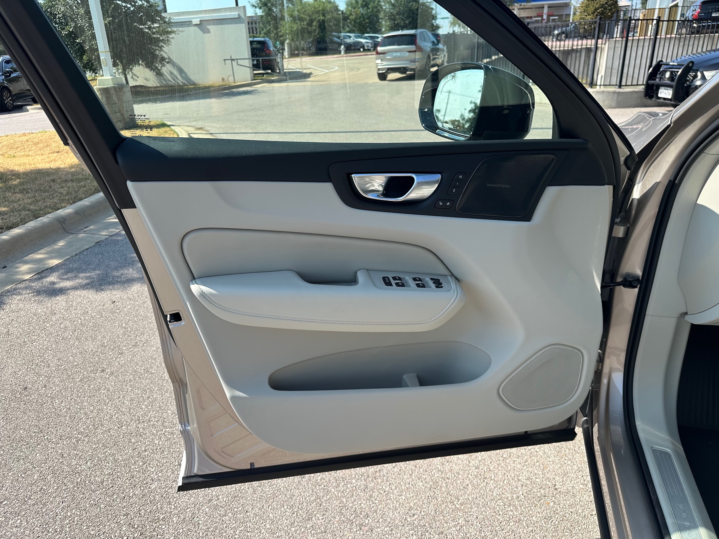 2026 Volvo XC60 Ultra - Photo 17