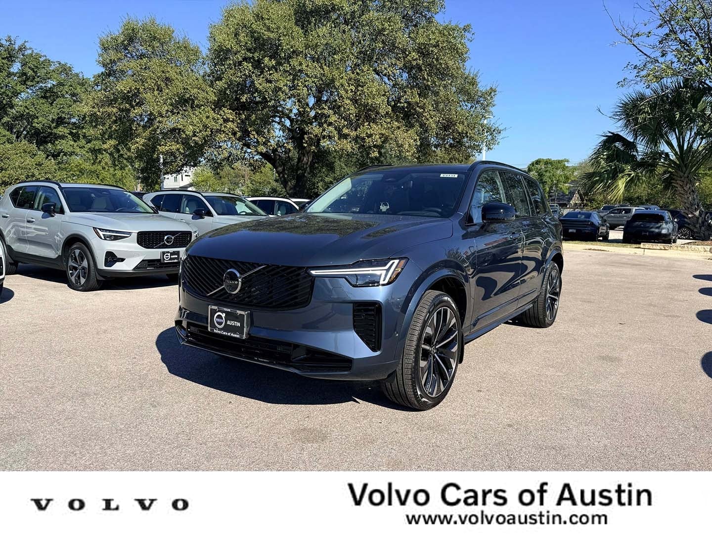 2026 Volvo XC90 B6 Ultra Dark Theme 7-Seater SUV
