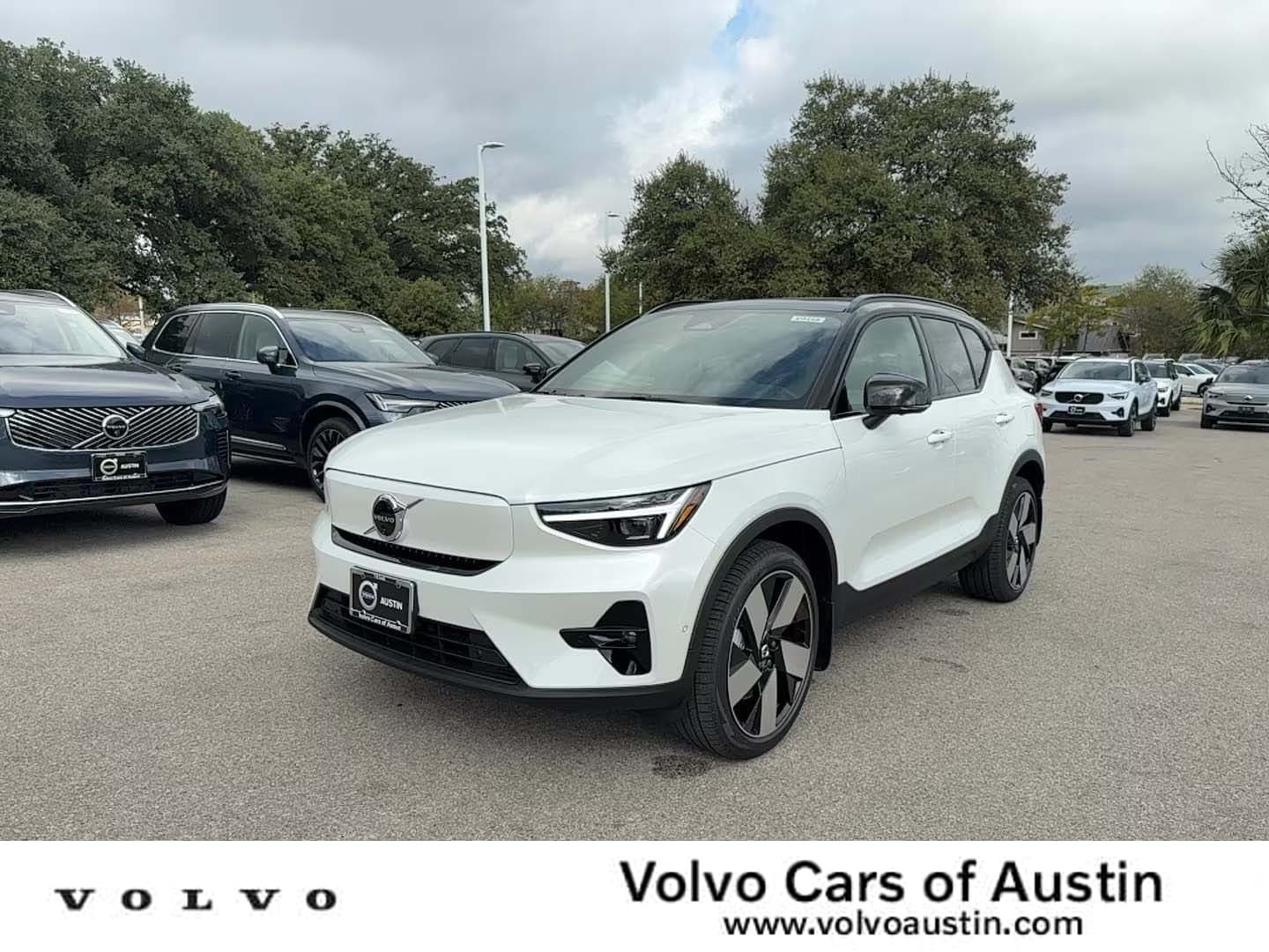 2026 Volvo EX40 Plus's photo