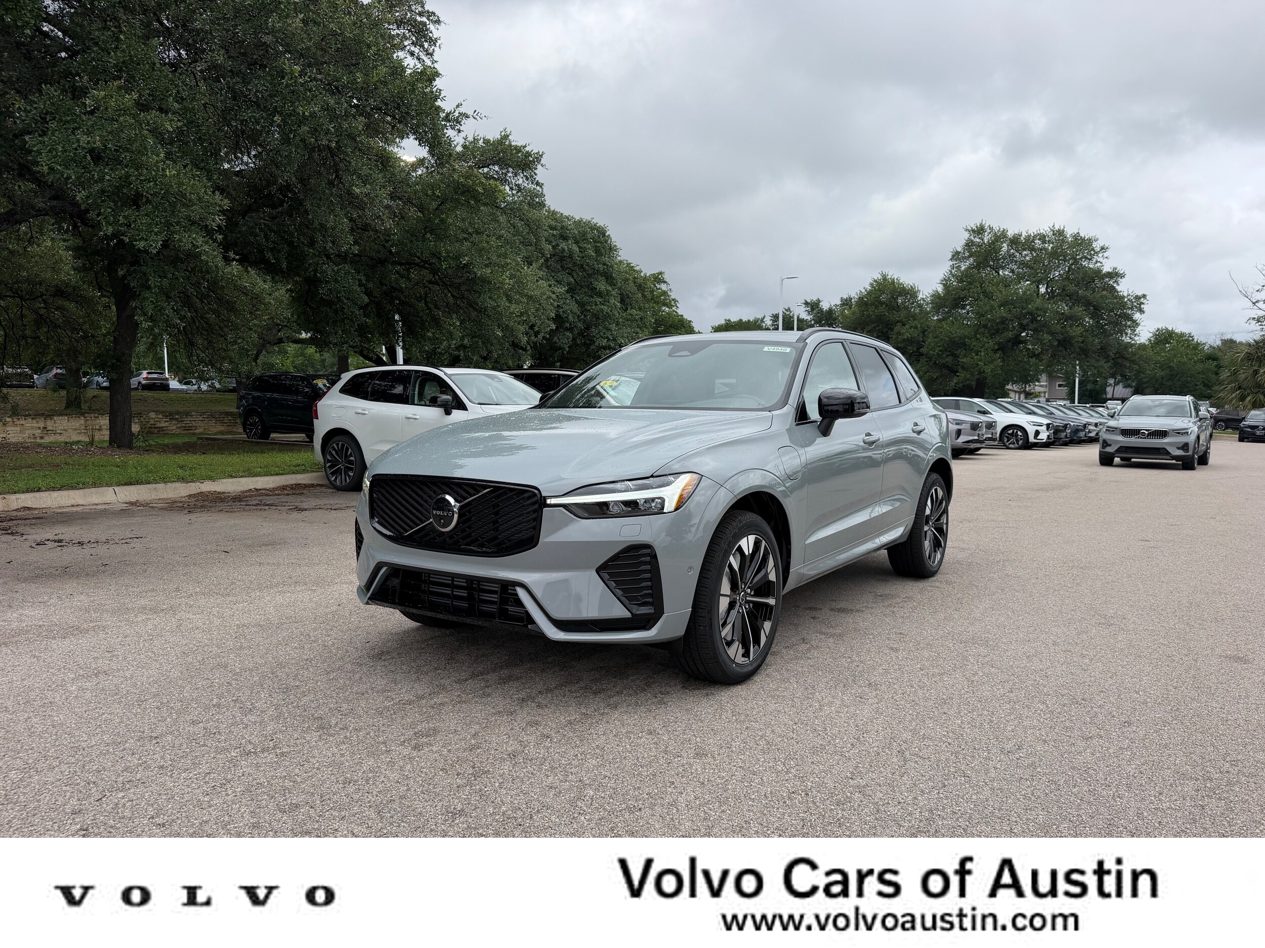 2026 Volvo XC60 T8 Plus Dark AWD's photo