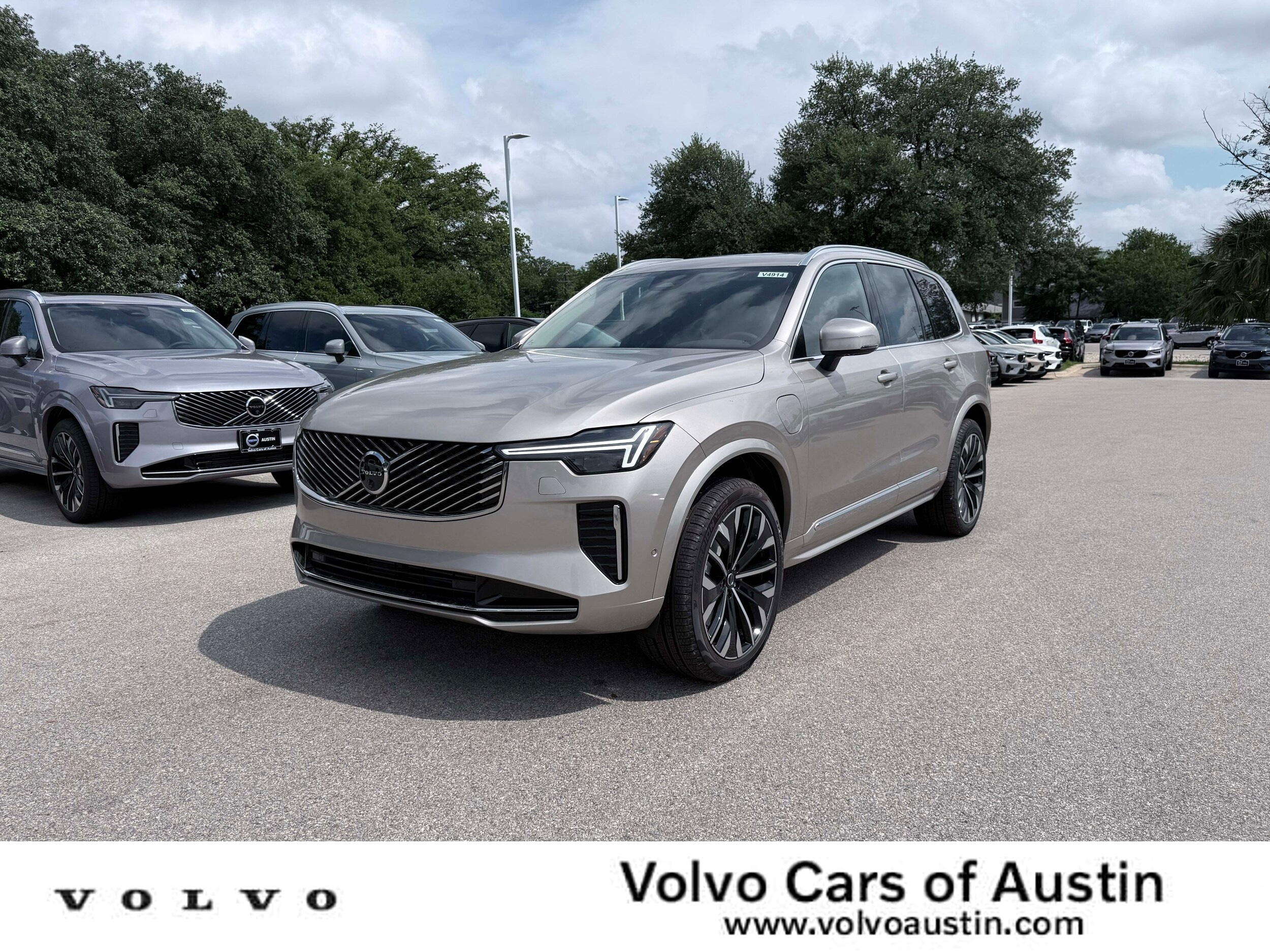 New 2026 Volvo XC90 plug-in hybrid T8 Plus 7-Seater