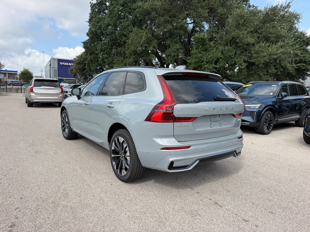 New 2026 Volvo XC60 B5 Plus SUV