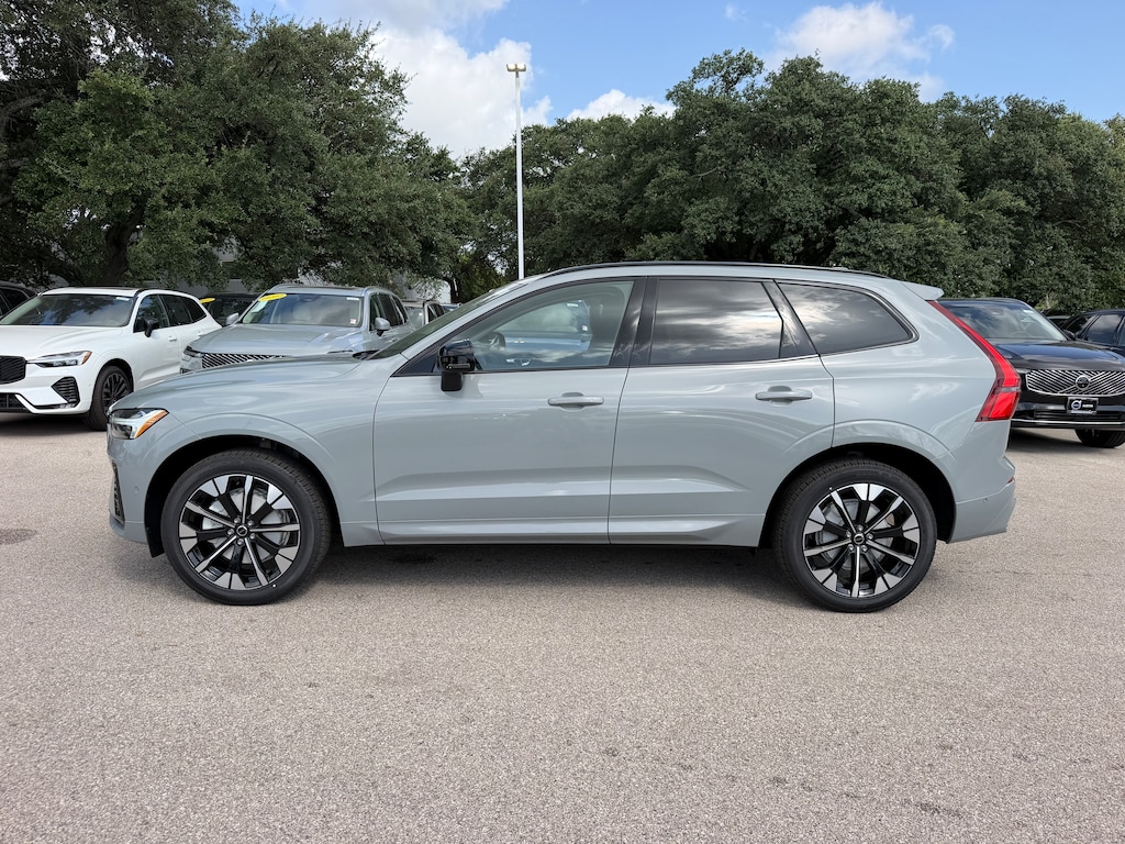 New 2026 Volvo XC60 B5 Plus SUV