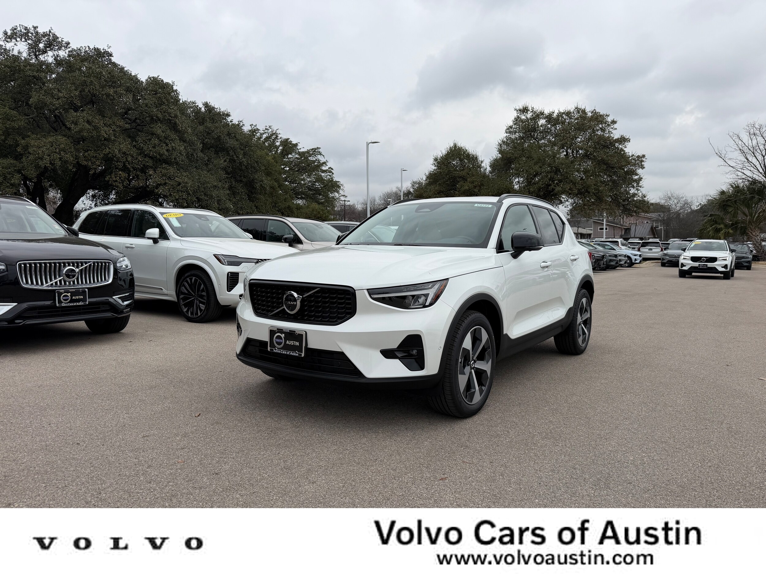 2026 Volvo XC40 SUV 