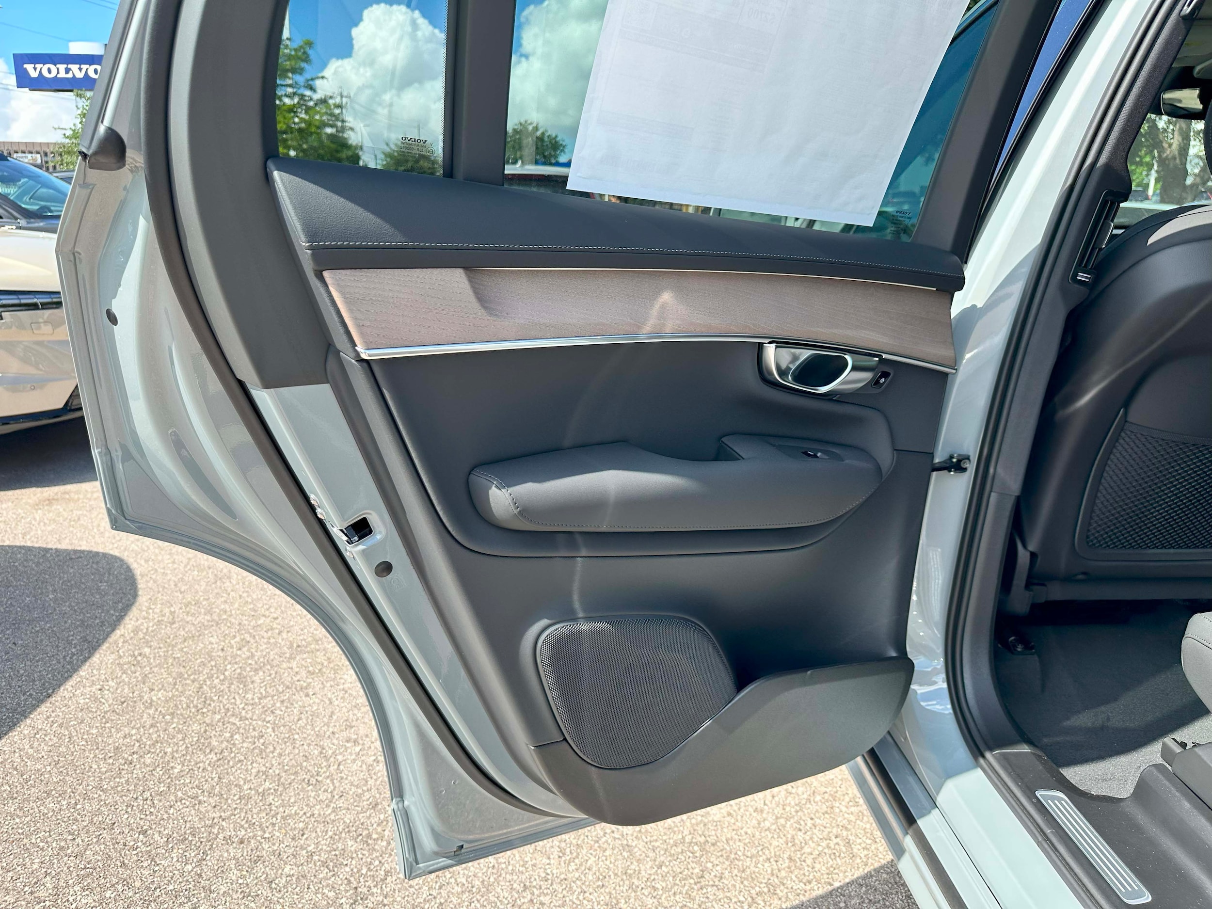 2026 Volvo XC90 Core - Photo 15
