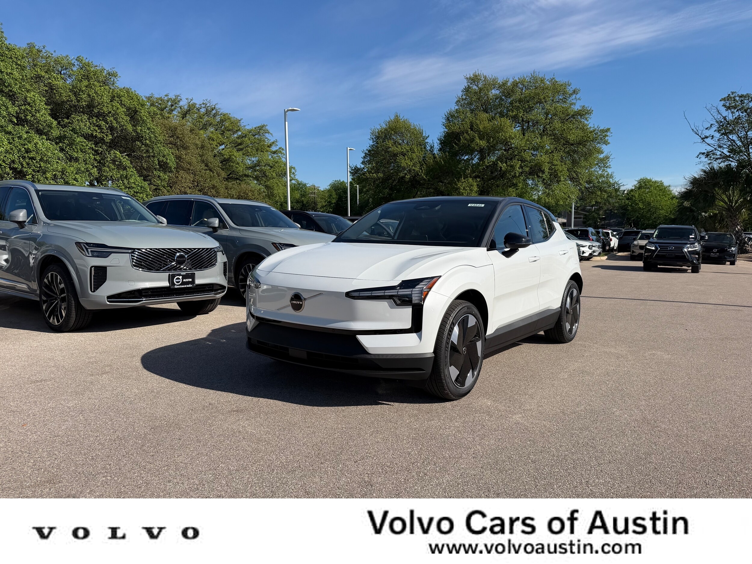 2026 Volvo EX30 Single Motor Plus's photo