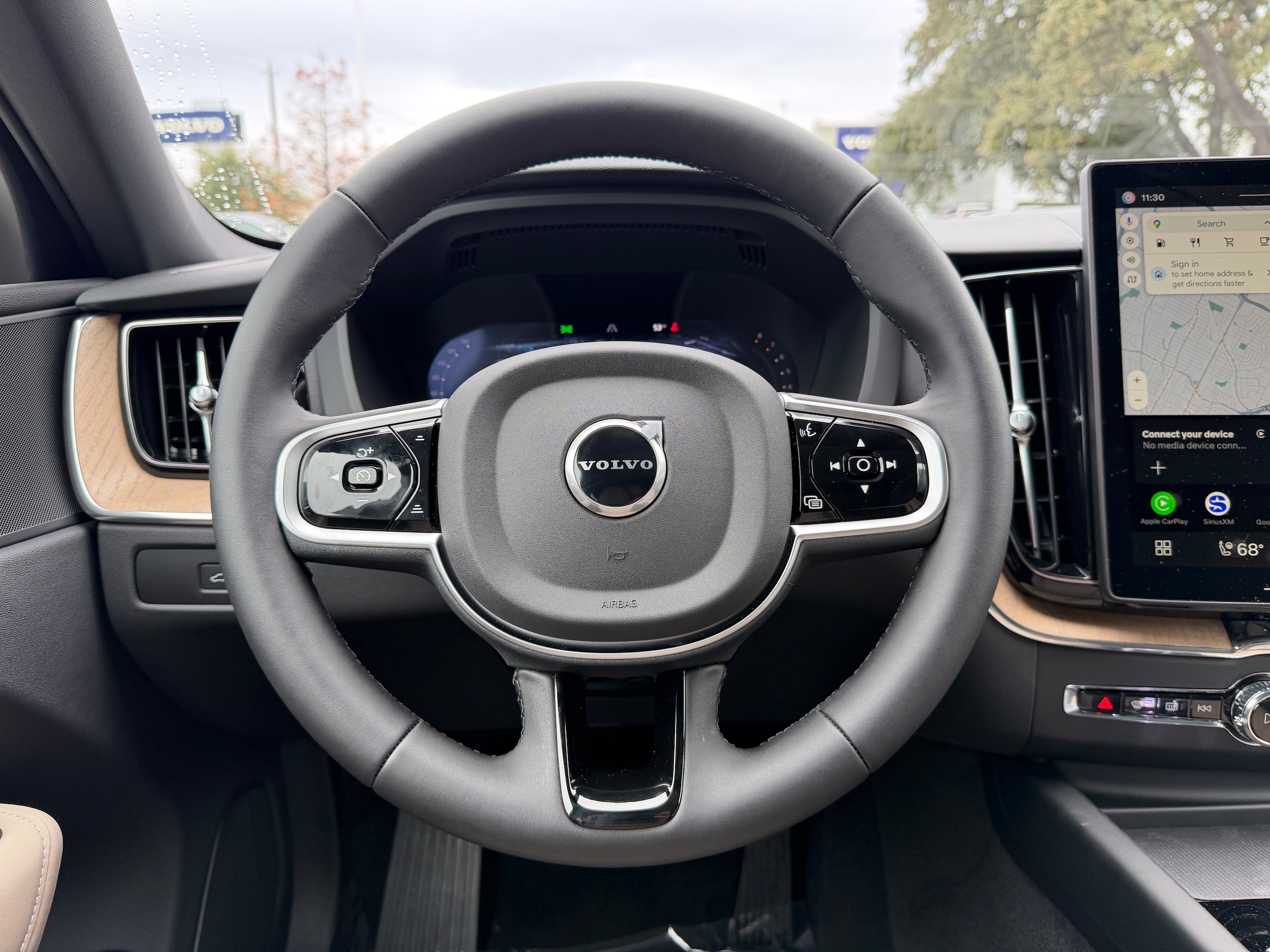 2026 Volvo XC60 Plus - Photo 14