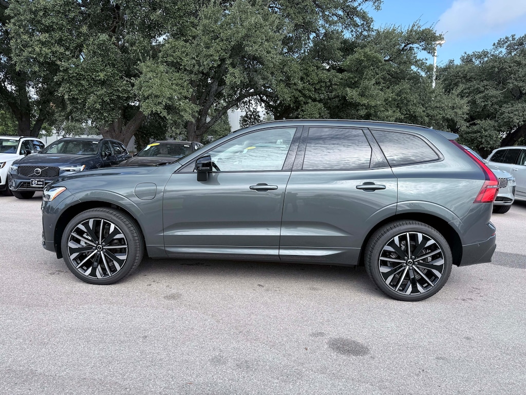 New 2026 Volvo XC60 plug-in hybrid T8 Ultra SUV