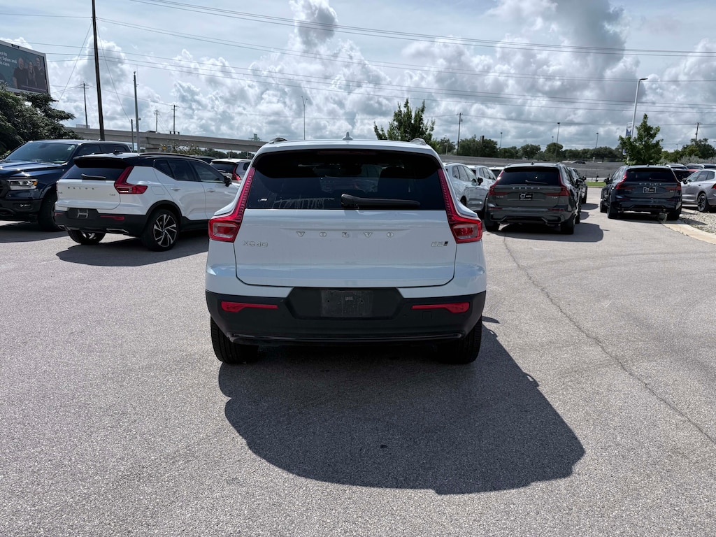 Certified 2026 Volvo XC40 B5 Plus SUV