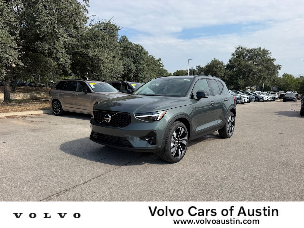 New 2026 Volvo XC40 B5 Plus SUV