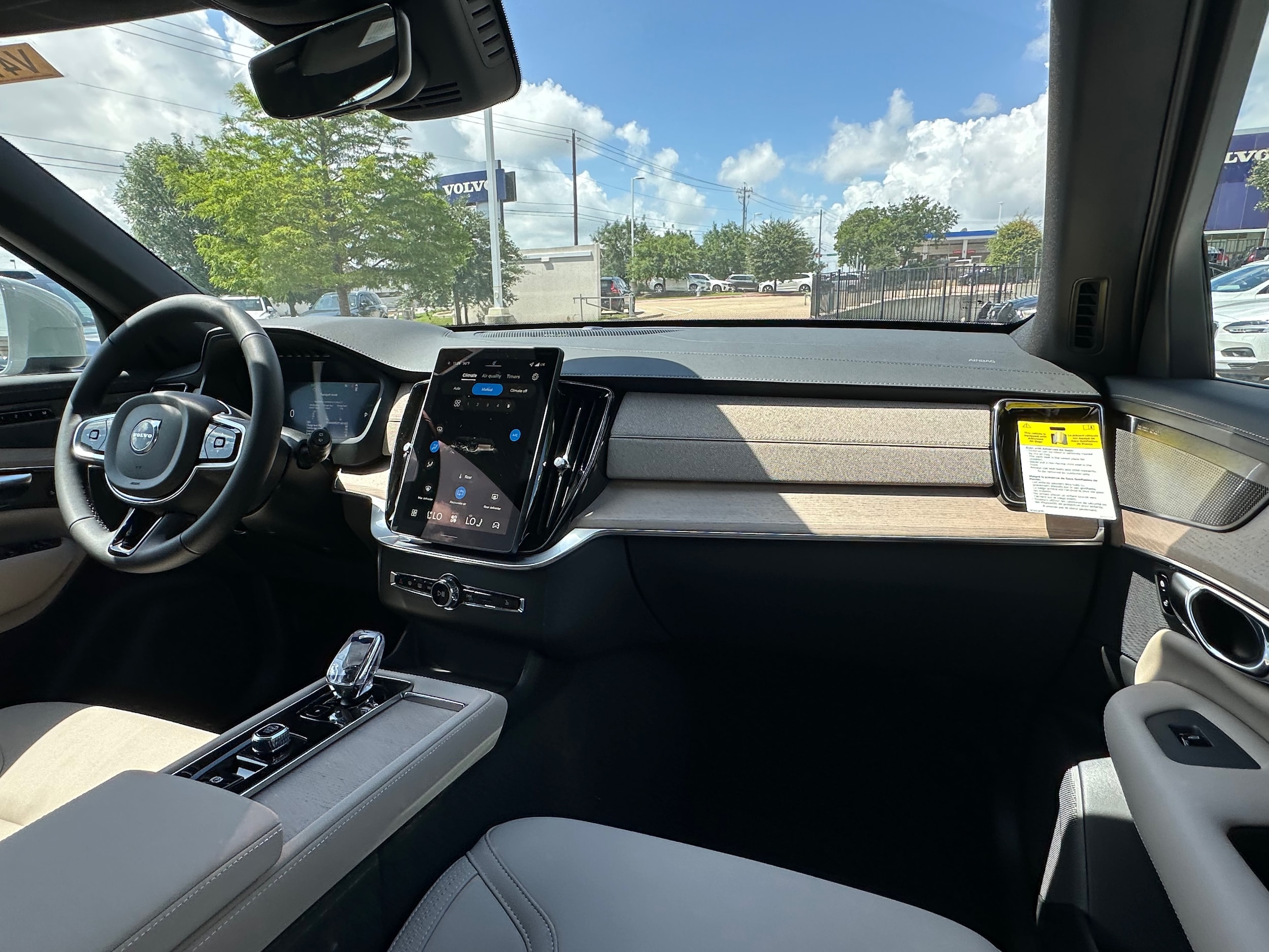 2026 Volvo XC90 Plus - Photo 11