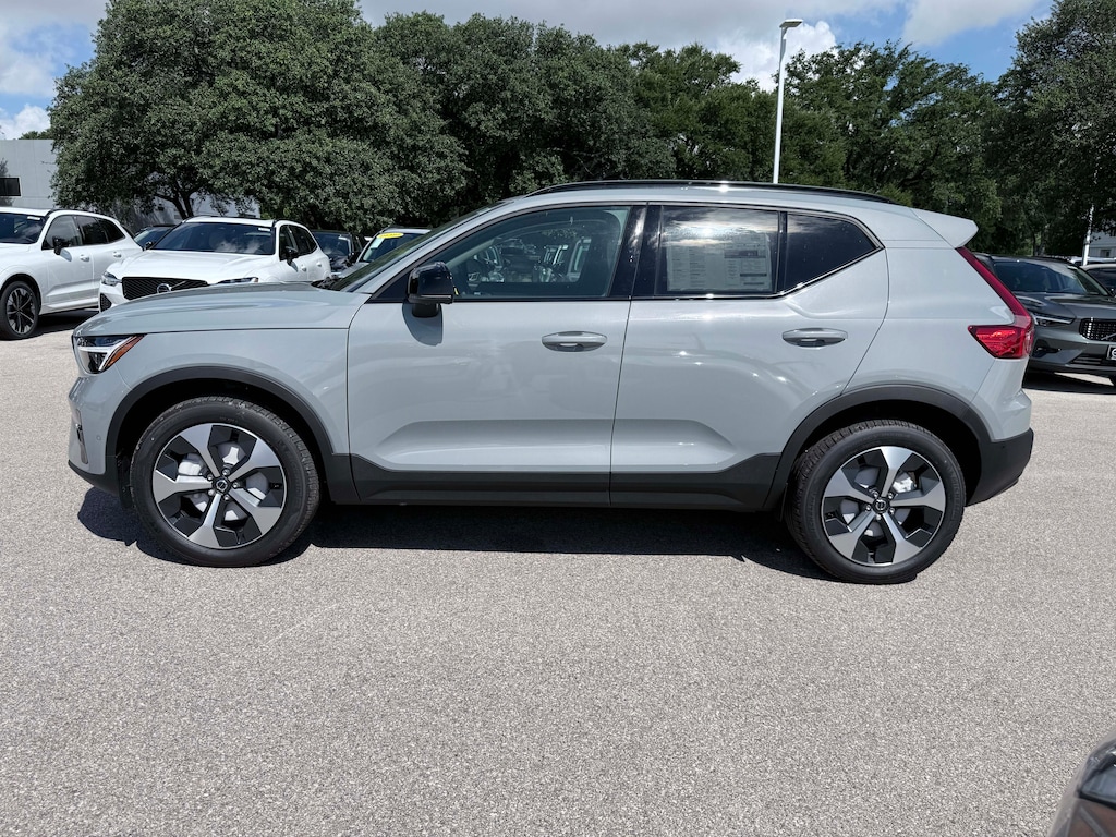 New 2026 Volvo XC40 B5 Plus SUV