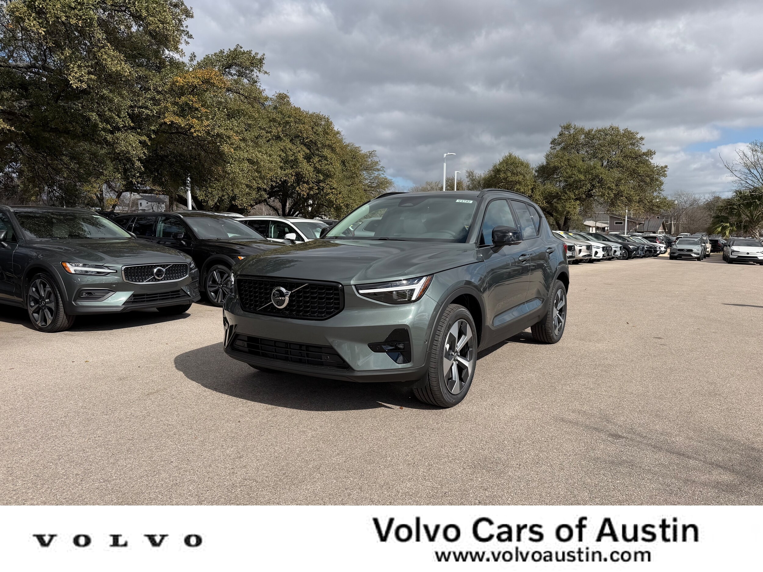 2026 Volvo XC40 B5 Plus SUV