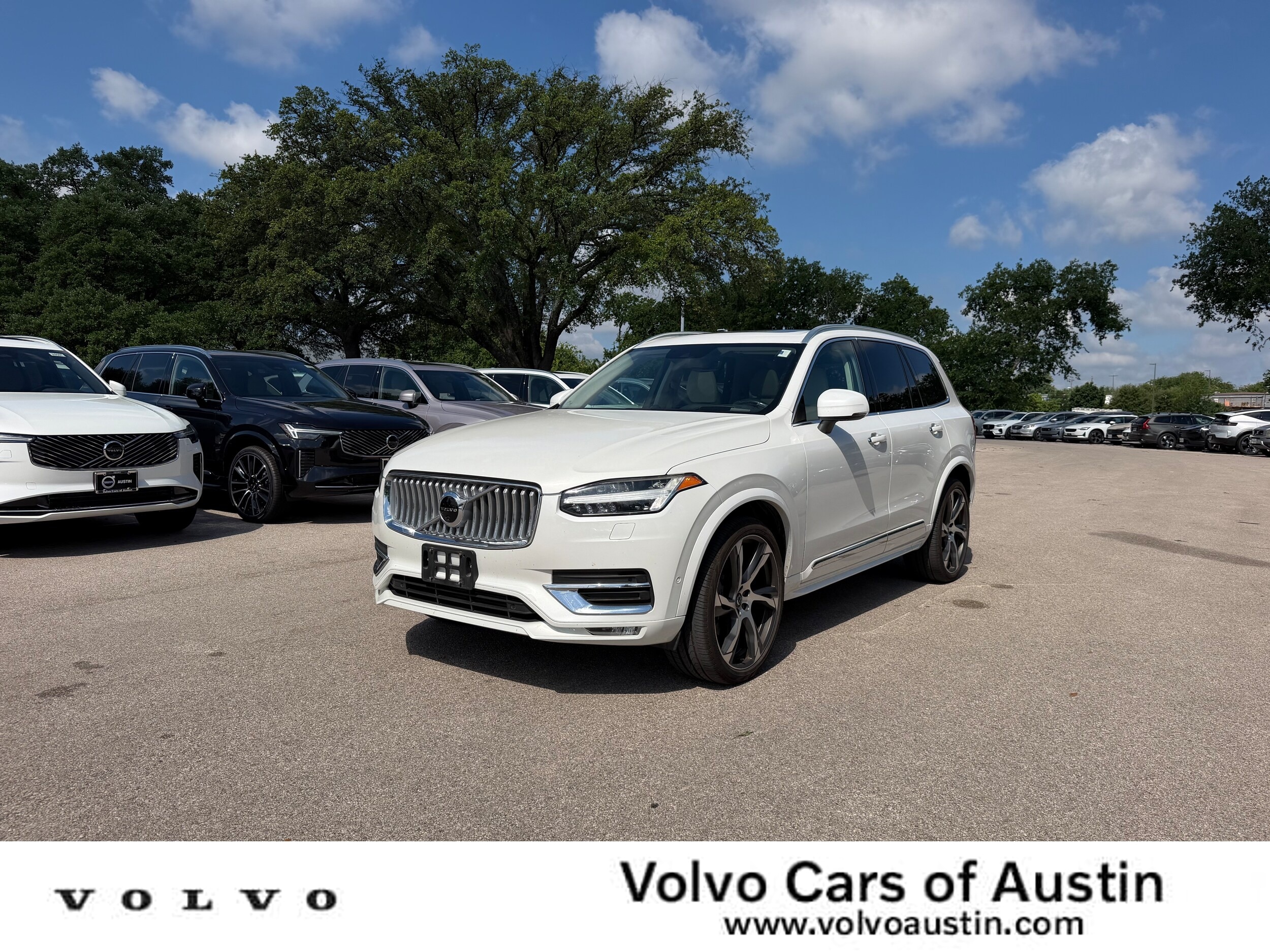 2022 Volvo XC90 T6 Inscription 6 Passenger AWD's photo