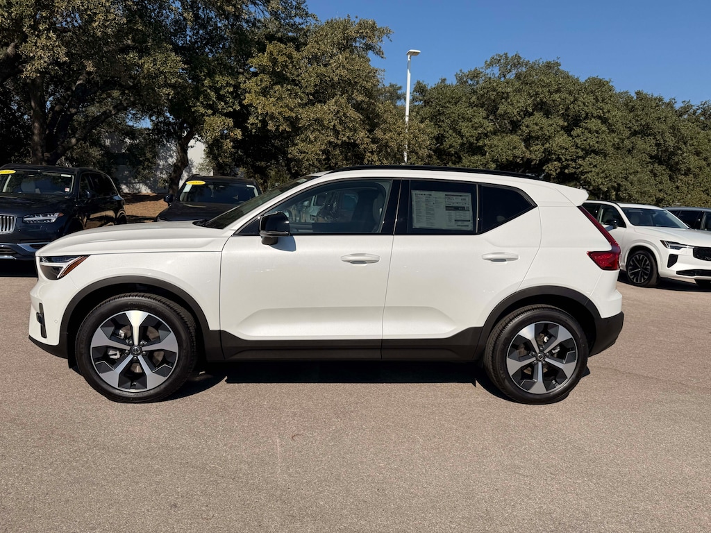 New 2026 Volvo XC40 B5 Plus SUV
