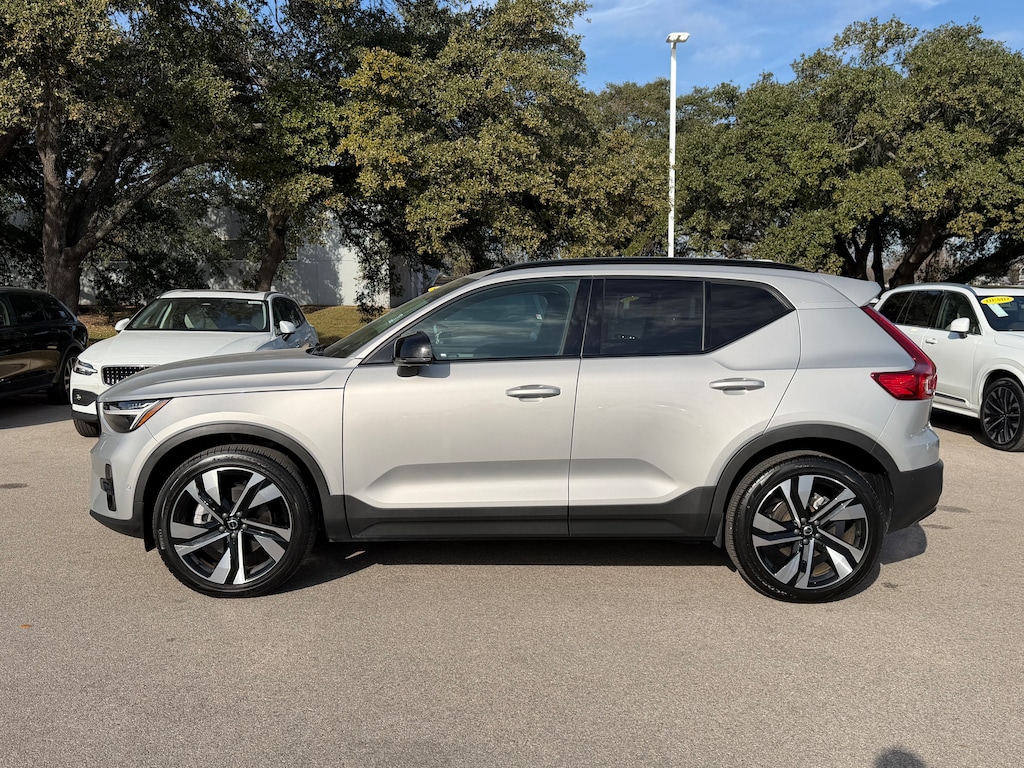Certified 2025 Volvo XC40 B5 Plus Dark Theme SUV