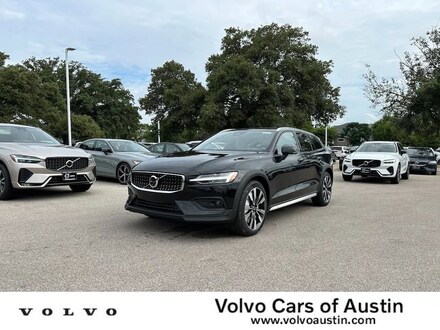 2025 Volvo V60 Cross Country B5 Ultra Wagon
