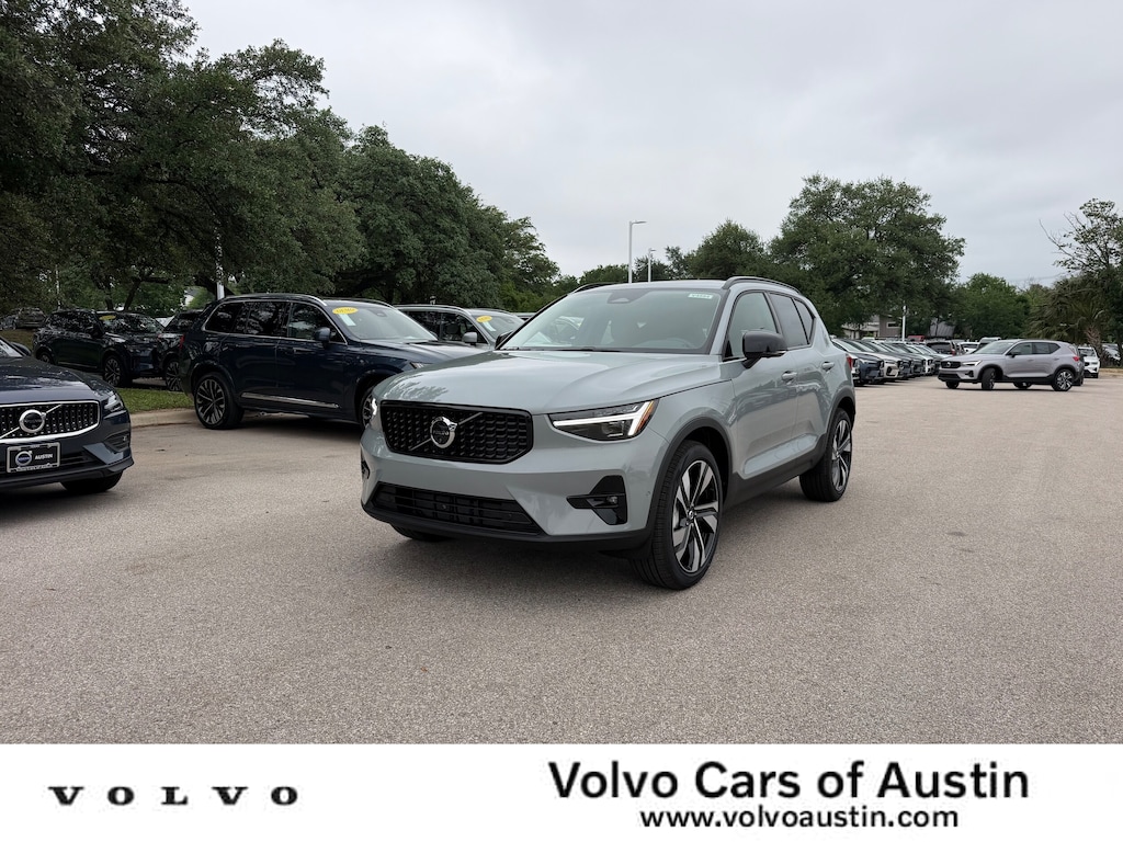 New 2026 Volvo XC40 B5 Ultra SUV
