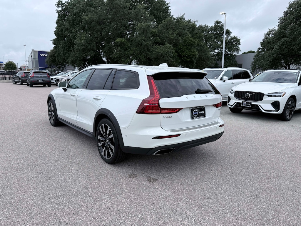 Used 2020 Volvo V60 Cross Country T5 AWD Momentum Wagon
