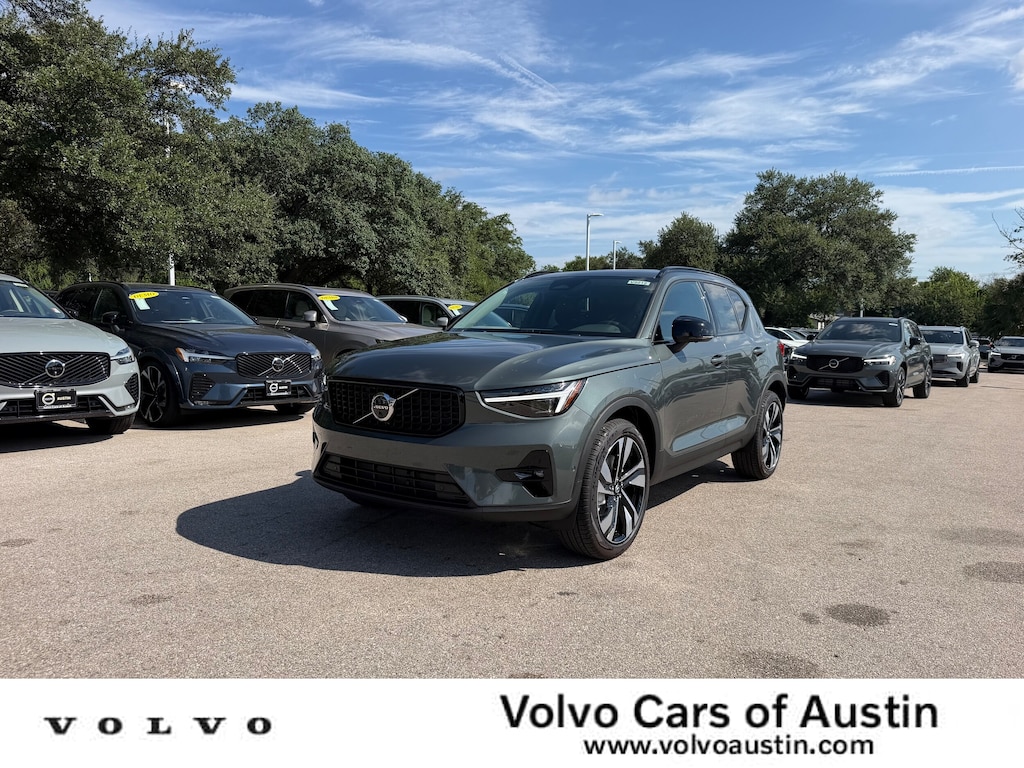 New 2026 Volvo XC40 B5 Plus SUV