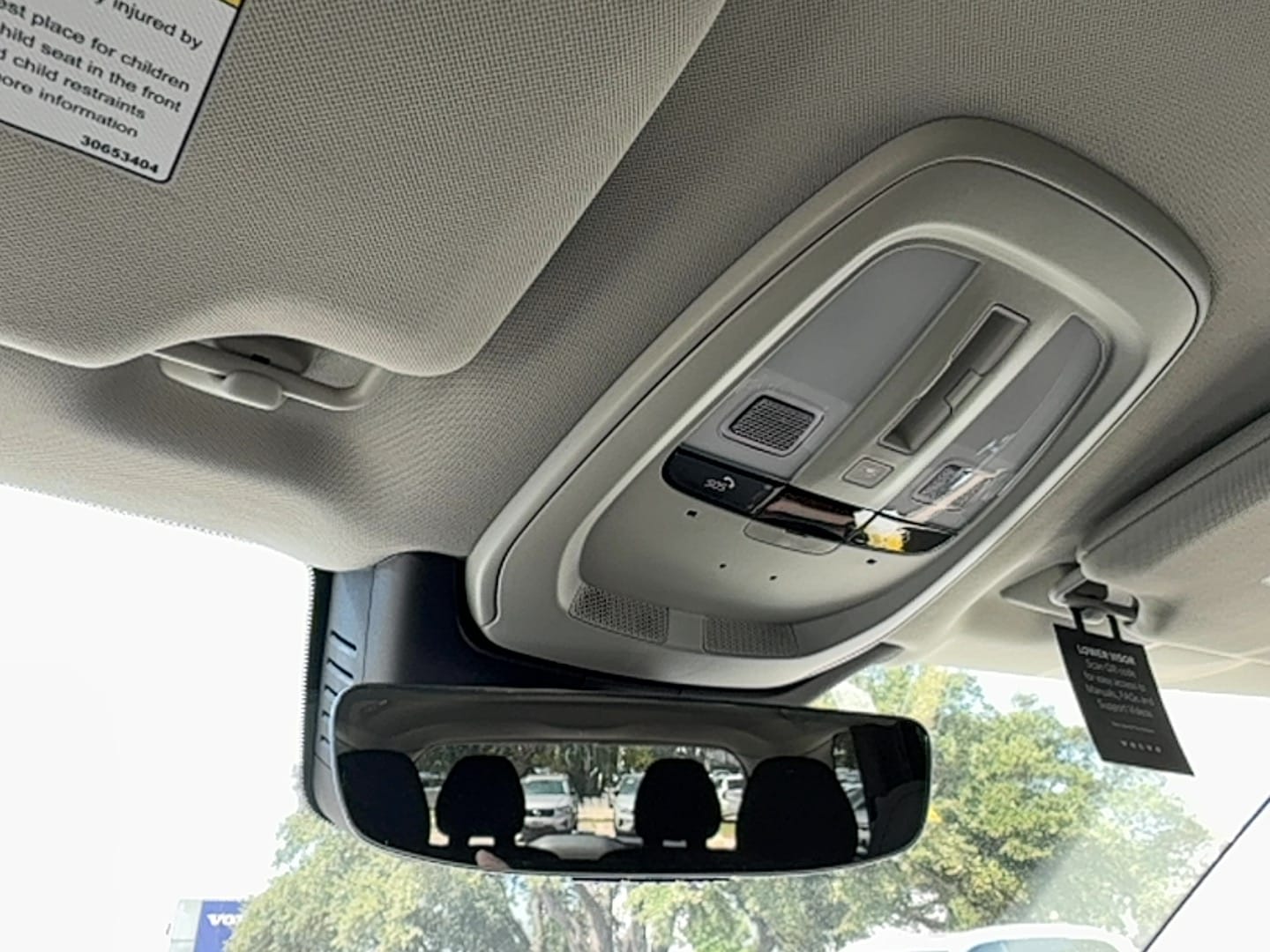 2025 Volvo XC90 Core - Photo 25