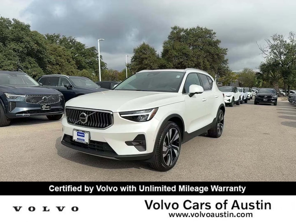 Certified 2025 Volvo XC40 B5 Plus Bright Theme SUV