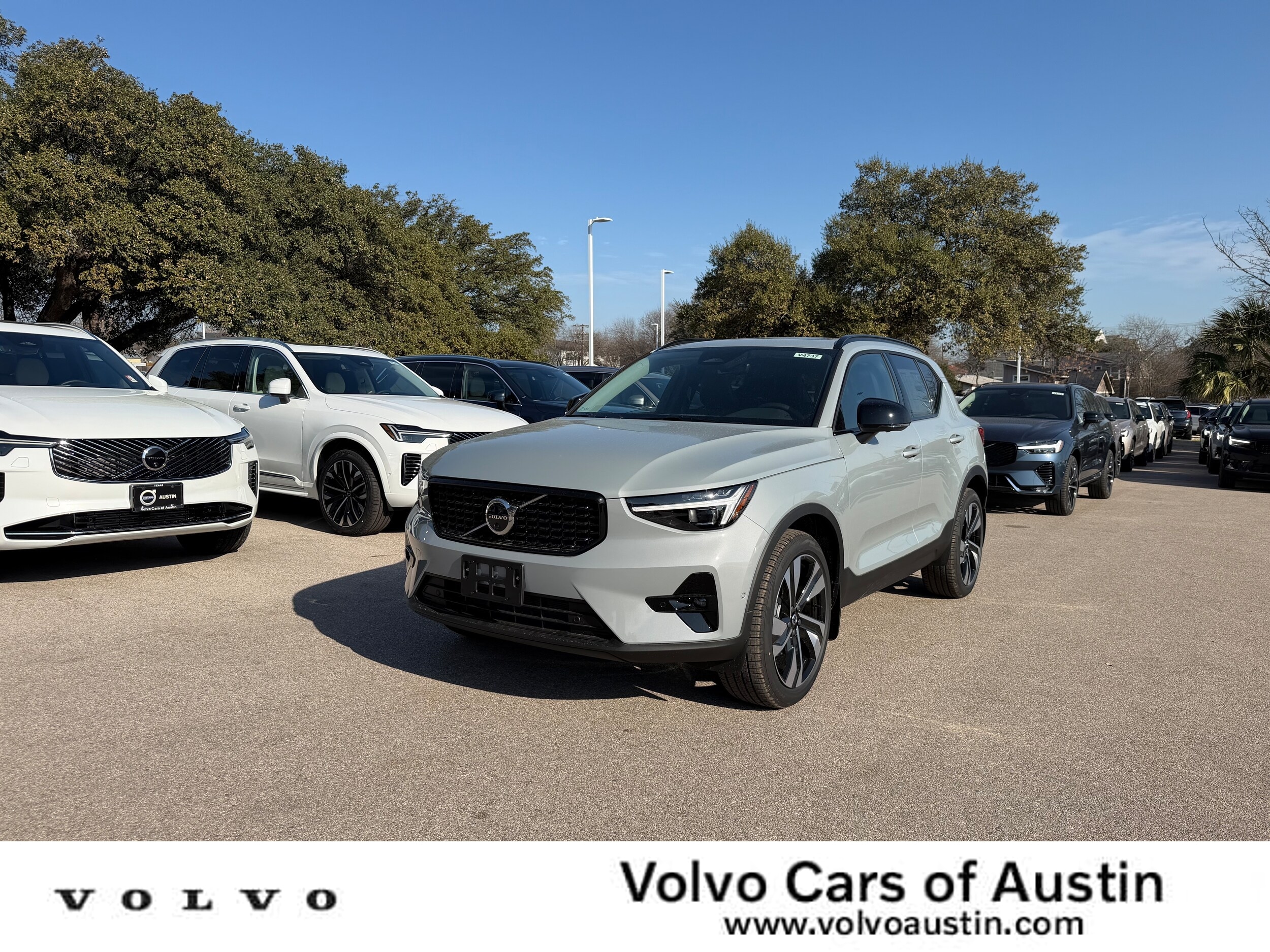 2026 Volvo XC40 SUV 
