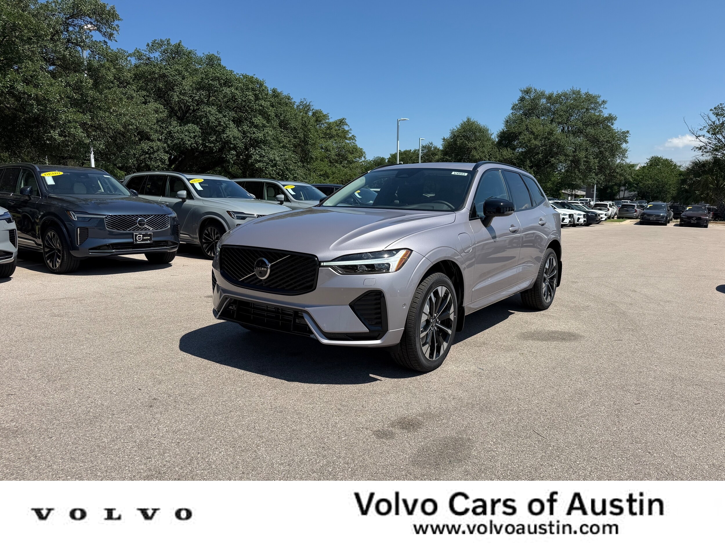 2026 Volvo XC60 plug-in hybrid T8 Plus SUV