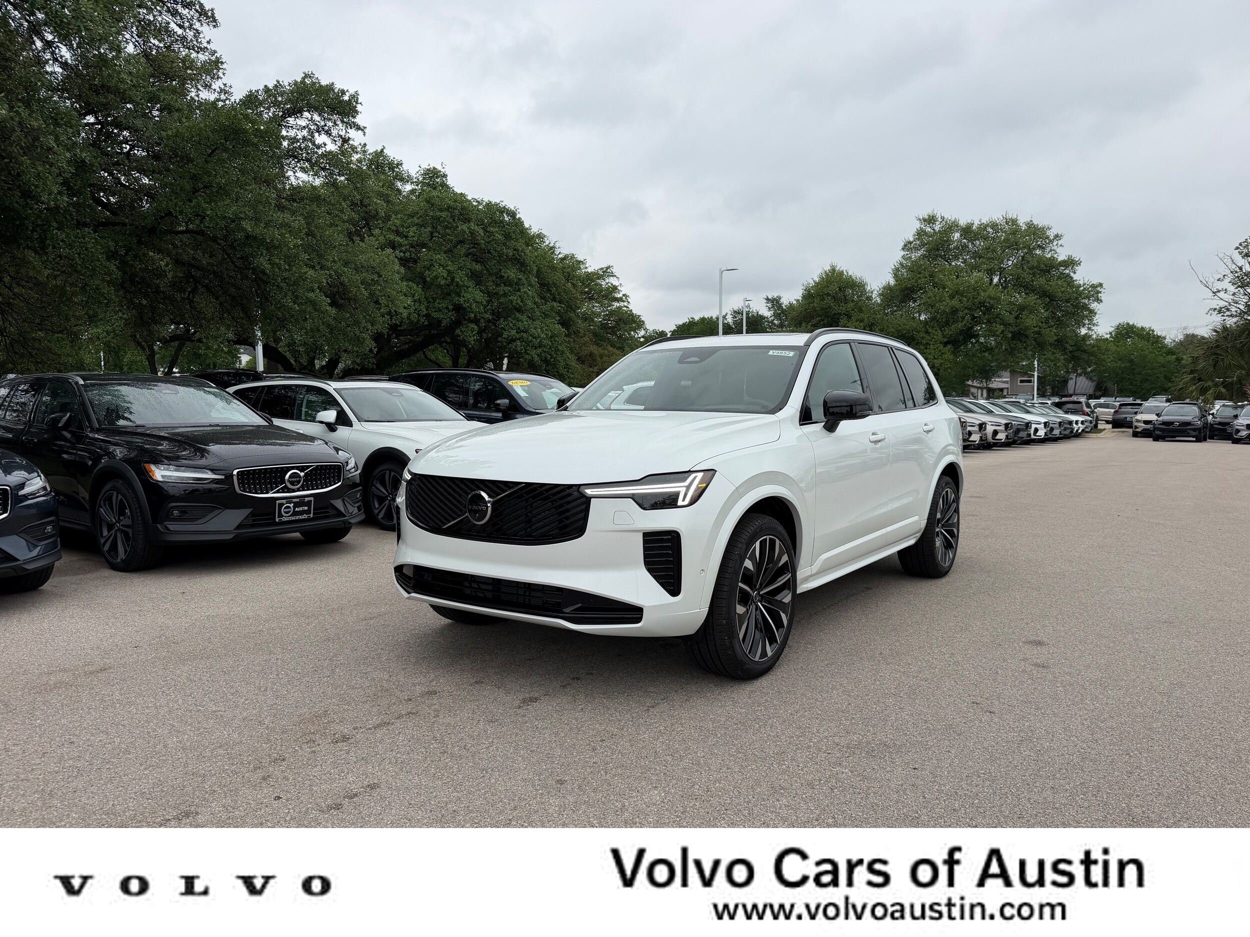 2026 Volvo XC90 B6 Ultra Dark 6-Seater 4WD's photo