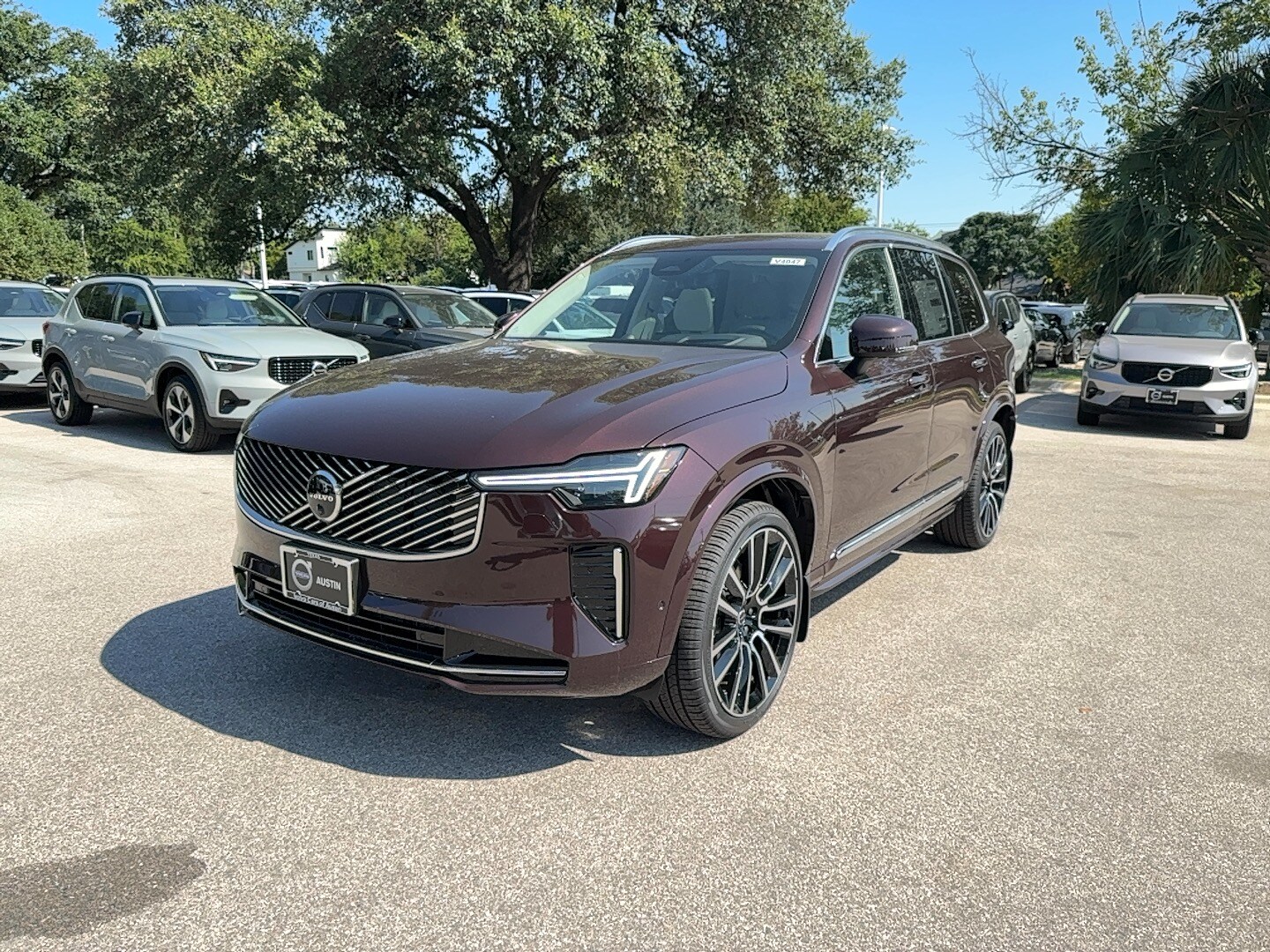 2025 Volvo XC90 photo 2