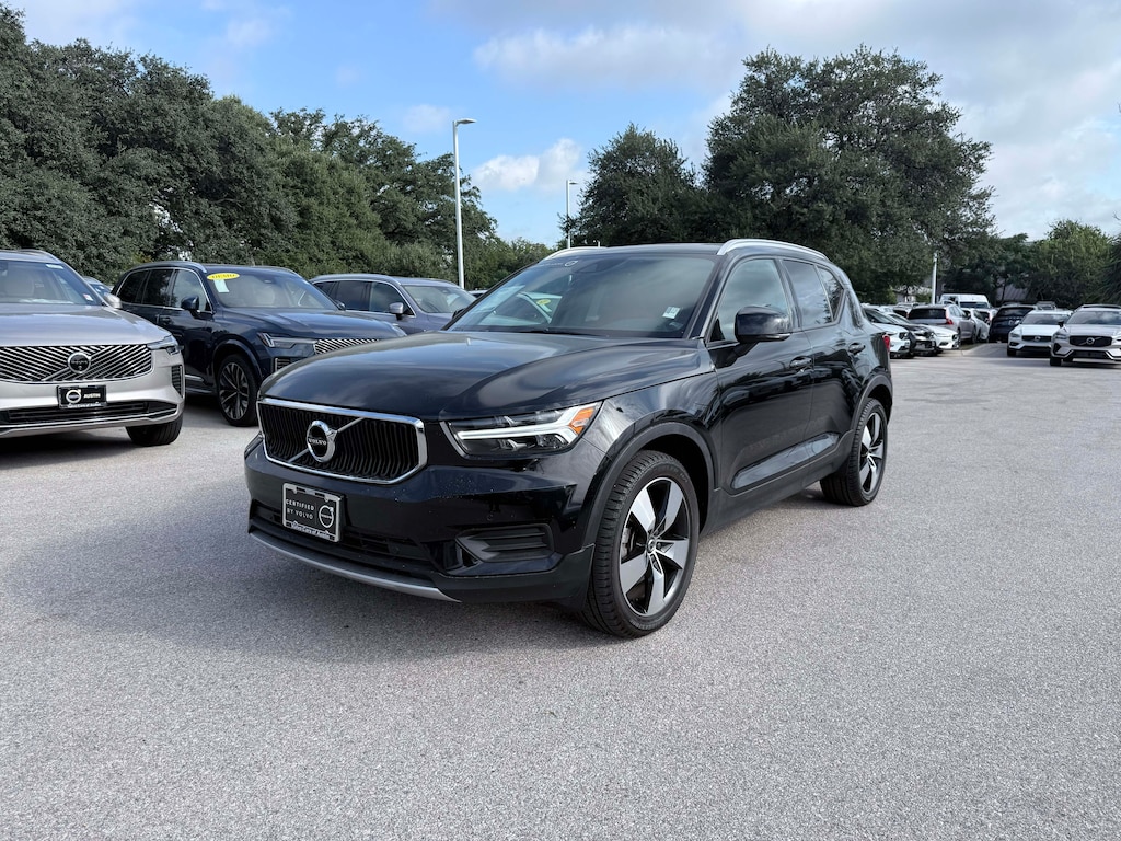 Used 2020 Volvo XC40 T5 Momentum SUV