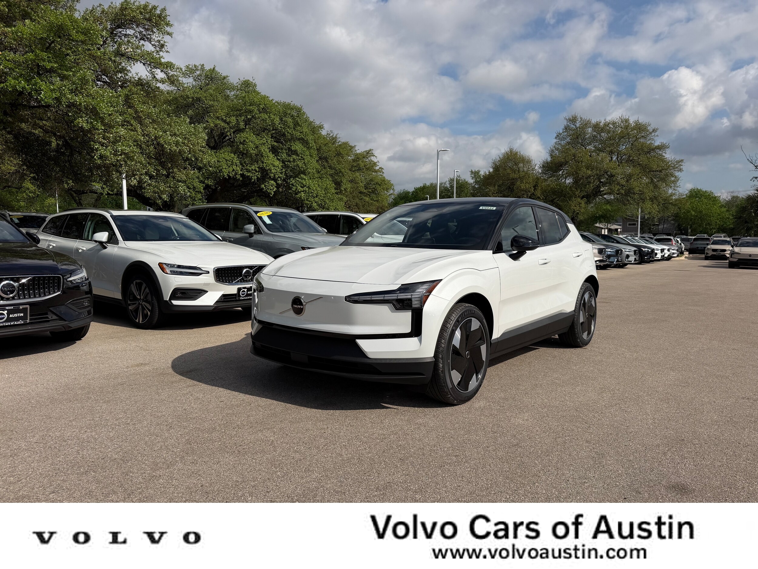 2026 Volvo EX30 Single Motor Plus's photo