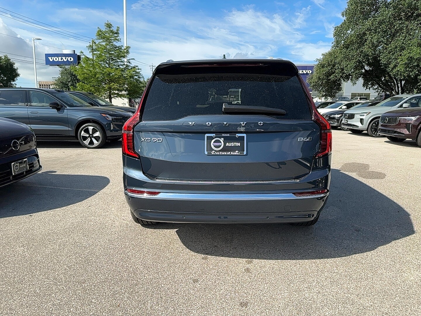 2026 Volvo XC90 Plus photo 4