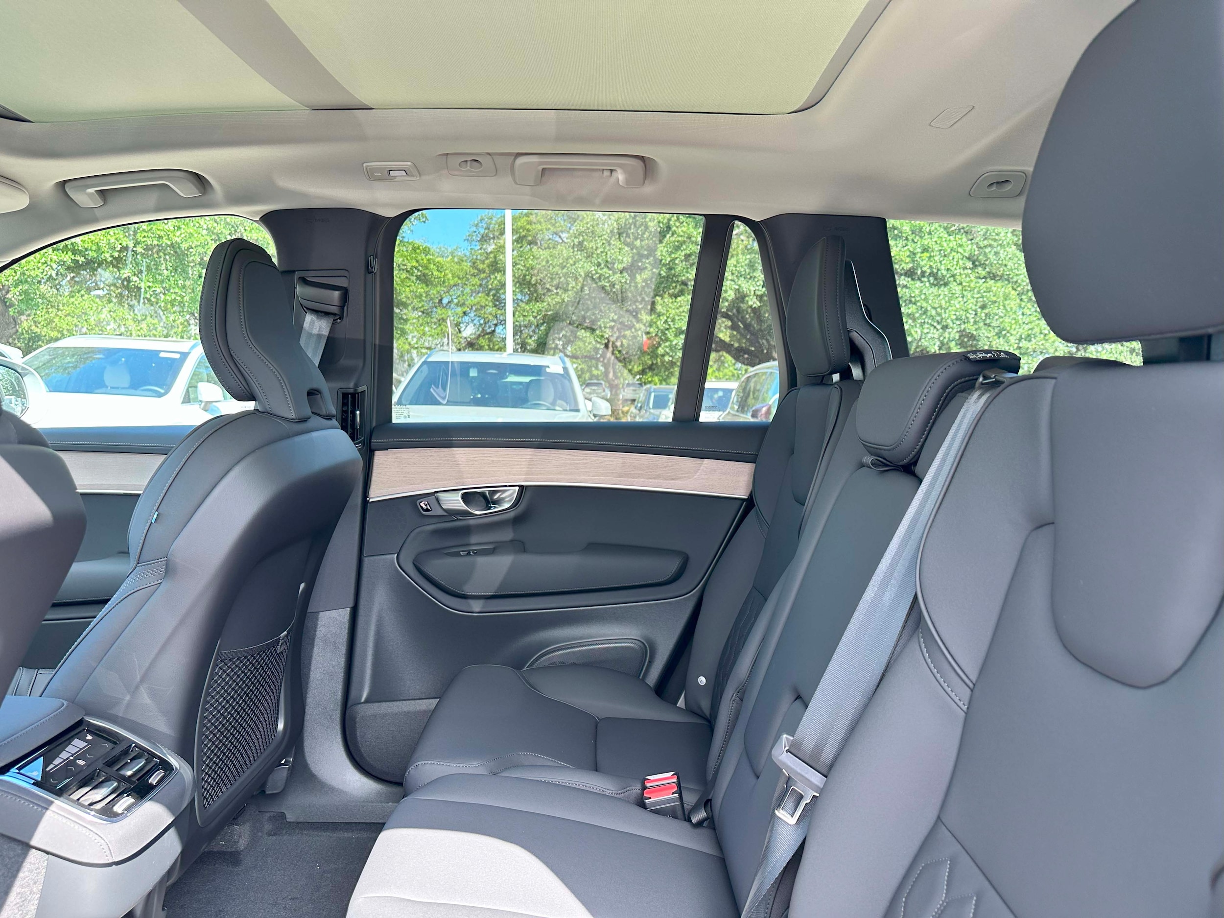 2026 Volvo XC90 Core - Photo 16