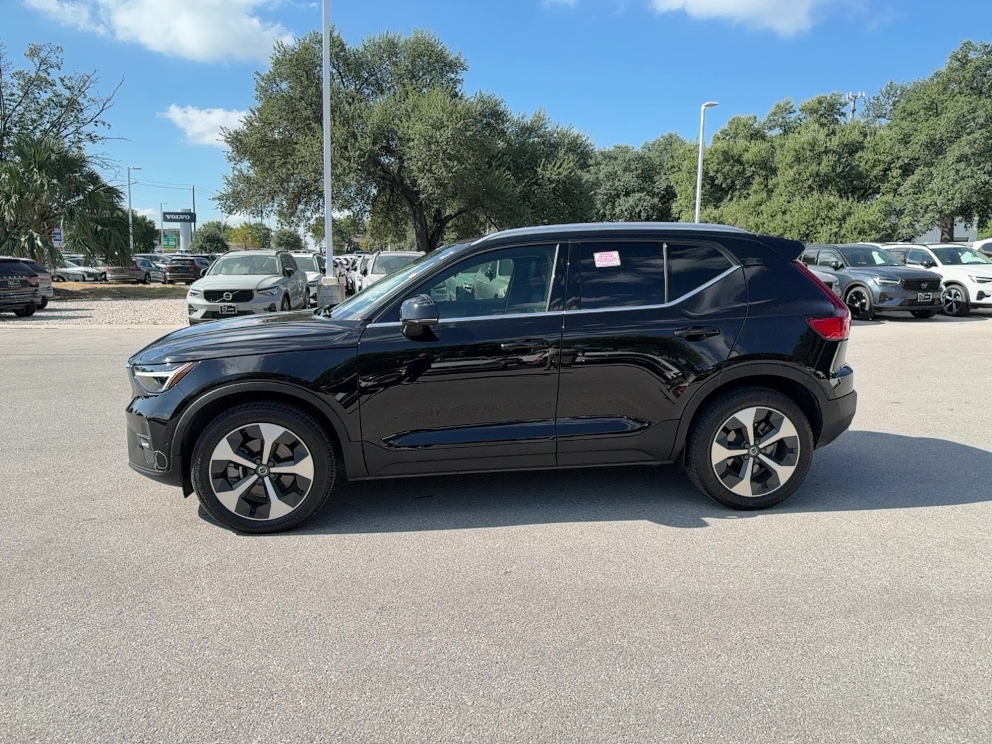 Certified 2024 Volvo XC40 B5 Plus Bright SUV