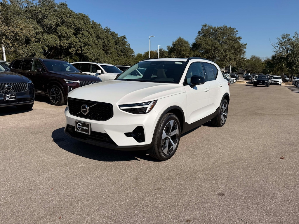 New 2026 Volvo XC40 B5 Plus SUV